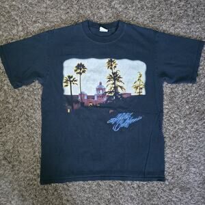 Vintage 2003 The Eagles Hotel California Tour T-Shirt Sz Medium Red Anvil